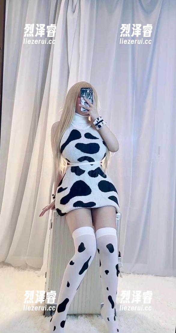 微密圈 - 可馨juicy2023：你以为的免费写真，可是藏着不少心机哦。