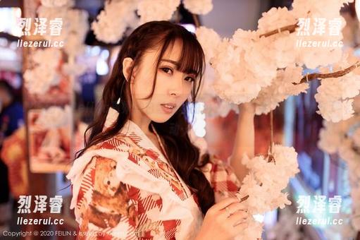 嗲囡囡 - Celina青妍的白丝福利图包，观看时手不自觉就动了动…