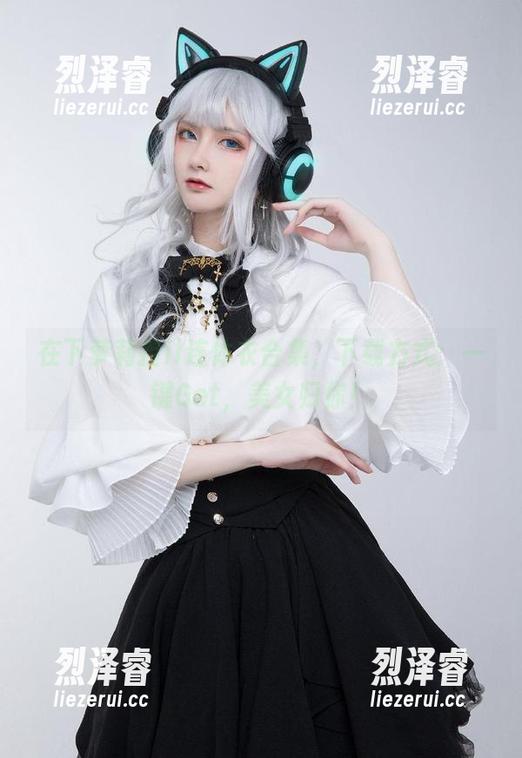 在下萝莉控ii连体衣合集，下载方式：一键Get，美女归你！