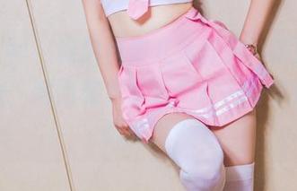 头条女神 – 精选松果儿体操服，原图让我想知道，她到底是怎么把这一身穿得如此优雅的？