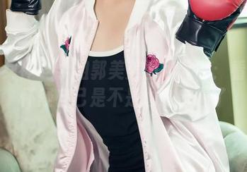头条女神 – 学姐郭美美图包分享：看完我怀疑自己是不是也该自拍了