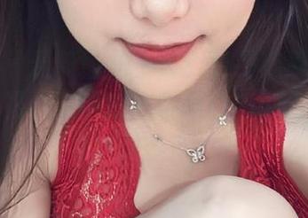 微密圈 – 最新图册上线！奶雯穿着那条超短黑皮裙，难以抵挡的吸引力，怎么会这样嘛？