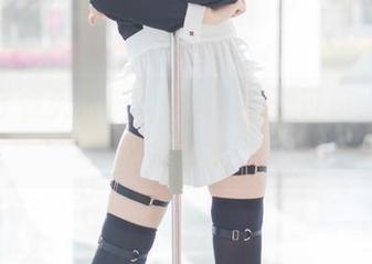 嫣嫣子在天台上的美图，完美证明：白云也会嫉妒！