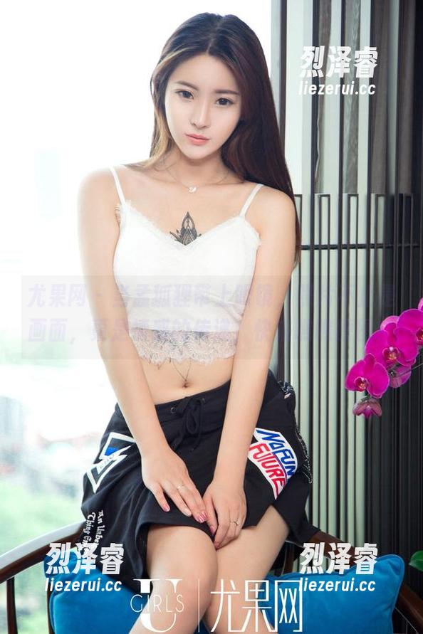 尤果网 - 当孟狐狸带上眼镜，照片不止是画面，更是情感的传递，快来瞧瞧原图！