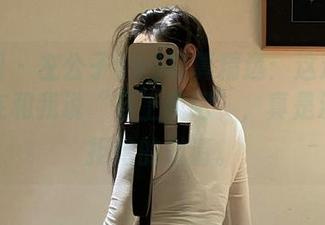 微密圈 – 左公子666写真精选：这连衣裙好像在和我说“穿上我吧”，真是没办法拒绝的邀请。