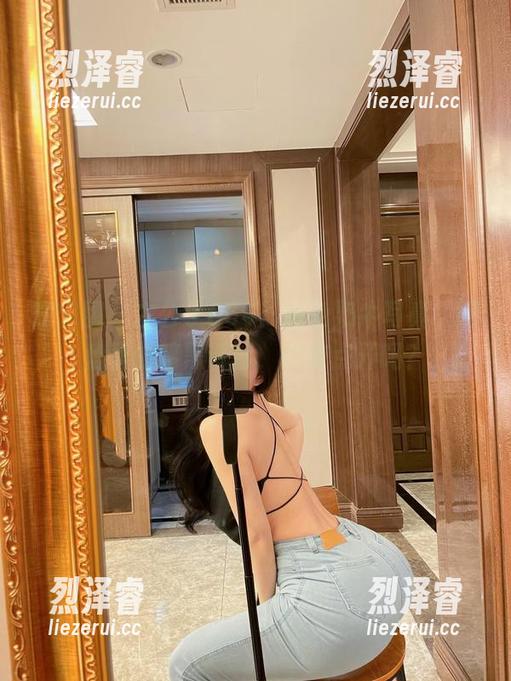 微密圈 - 左公子666：粉色奶牛写真，网盘里的暗黑诱惑，你敢点开吗？