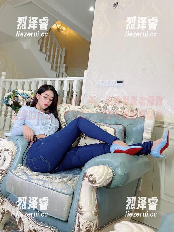 微密圈 - 在线上课？不，来看看张老师教室里的作品，绝对比八点档电视剧更精彩！