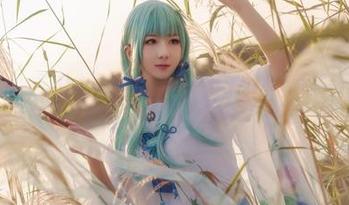 在弥音音ww的办公室，图片里全是‘办公室生存指南’，下载了之后别怪我没提醒你！
