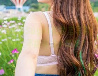推女神 – 梁莹Sugar的教室写真：谁说课堂上不能有点小暧昧？