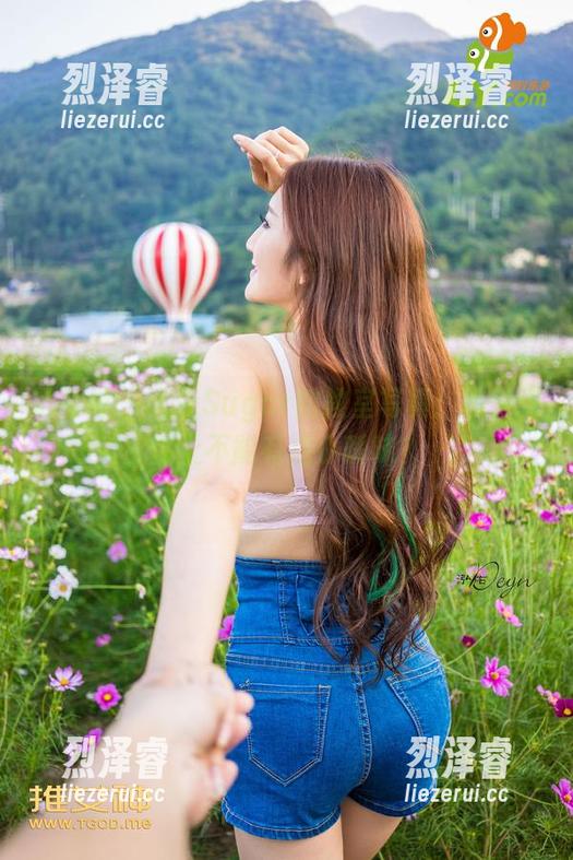 推女神 - 梁莹Sugar的教室写真：谁说课堂上不能有点小暧昧？
