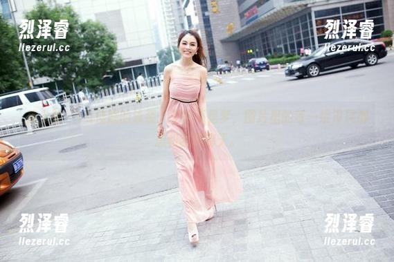 推女郎 - Yu佳妮的泳装：定制不是梦，图片里的每一缕海风都想和我聊聊天。