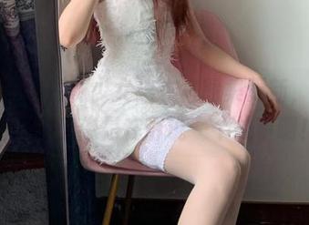 微密圈 – 提袜少女连衣裙图集更新，她的每一套都像是在诉说一个故事啊！