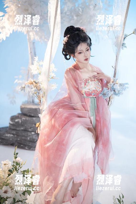 线上探秘星澜是澜澜叫澜妹呀浴室：图集带你看水汽缭绕的意外惊喜！