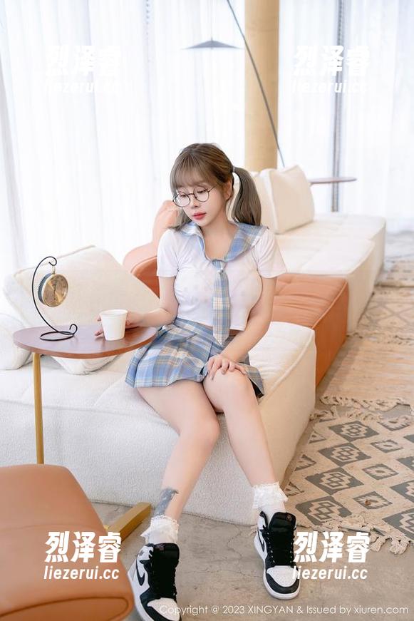 星颜社 - 翻看心妍小公主的女仆原图，想问：我能不能也做个‘女仆’？