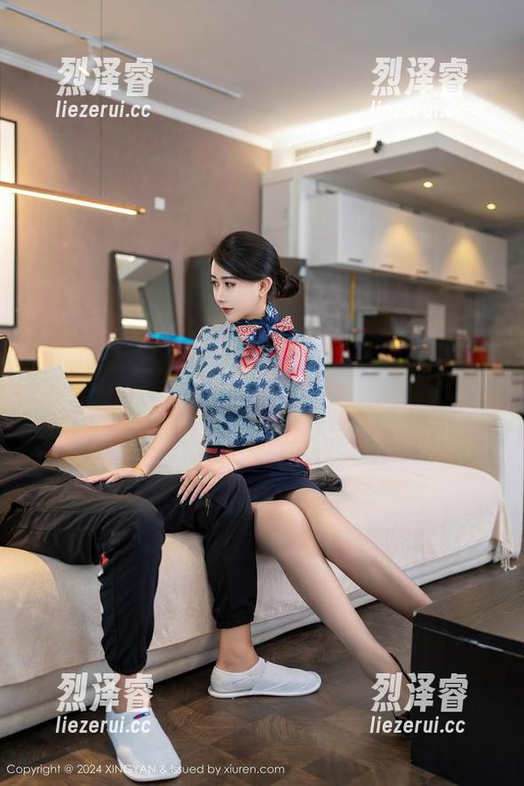 星颜社 - 校服不只是一种装扮，黄寒娜的原图免费送给你！