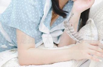 这波是依酱呀的高清棉袜COS让我怀疑，袜子成精还是我想太多？值得细细品味！