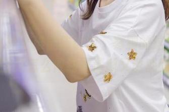 梦丝女神 – 谁能告诉我，寒霜的这组主播套图是怎么做到既清新又诱惑的？
