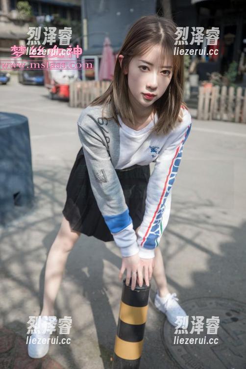 梦丝女神 - 雪馨与丝袜的完美结合，原图精选，真是清新到我心坎里了！