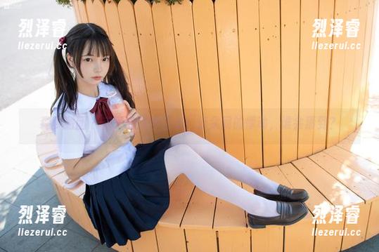 森萝财团 - 卉子的婚纱合集：云朵间的悸动，谁会猜到？