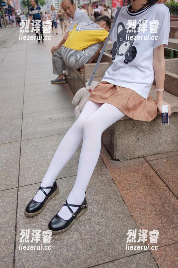 森萝财团 - 小奶糕Milky的棉袜爱好：原图分享，用袜子征服你的心！
