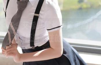模范学院 – 艾希儿黑丝图库里的声音，默默抵挡不住的诱惑。