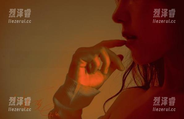 樱晚gigi的海边私拍：原图里的瞬间，真有点不厚道