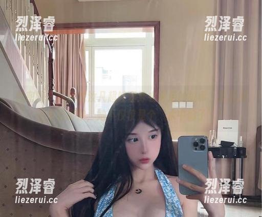 微密圈 - 探秘沈汝凡超哇塞泳衣背后的故事，原图和图集告诉你，她不仅仅是个‘水中仙子’！