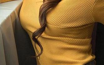爱尤物 – 下载艾小青的丝袜写真集：拯救你的无聊时光！