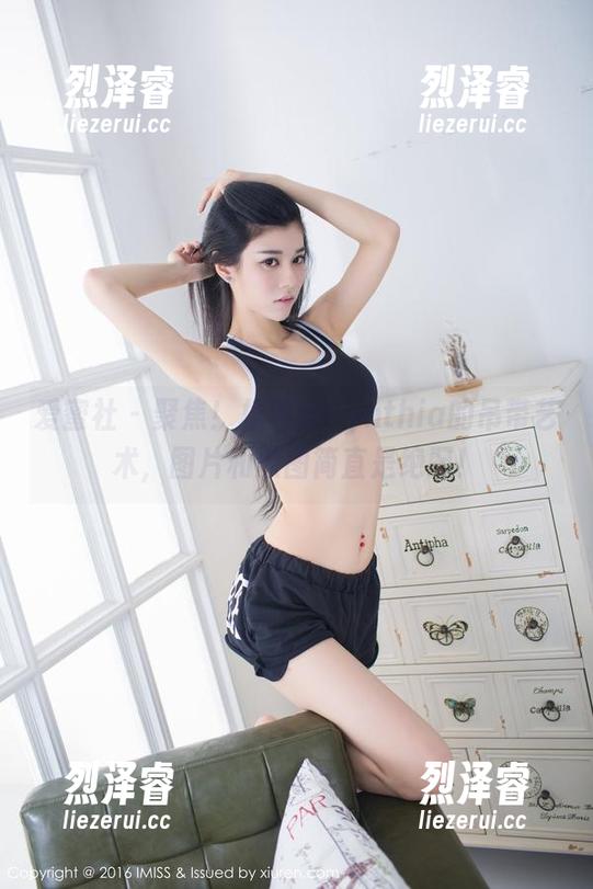 爱蜜社 - 聚焦！杨紫嫣Cynthia的吊带艺术，图片和原图简直是绝配！