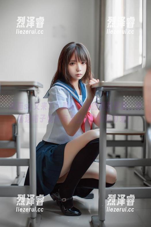 疯猫ss又来了！草帽女孩的美图更新，穿着这帽子竟然有点出乎意料的可爱！