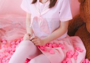 合理吗？疯猫ss的内衣照片，这个造型让我很意外。