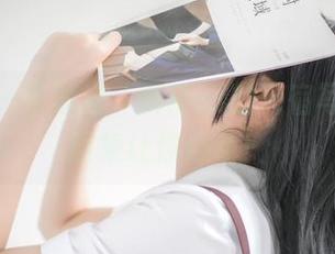 不只是一条黑裙，疯猫ss的民宿写真原图图集让你心动！