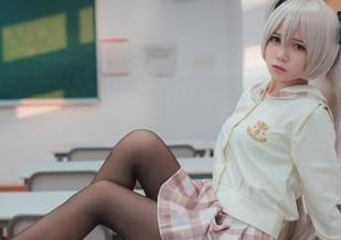 白金Saki黑丝JK美图精选，性感与优雅的完美结合，真是心动！