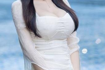 秀人网 – 奶酥的睡衣舞：在线写真，身体与梦境的模糊边界