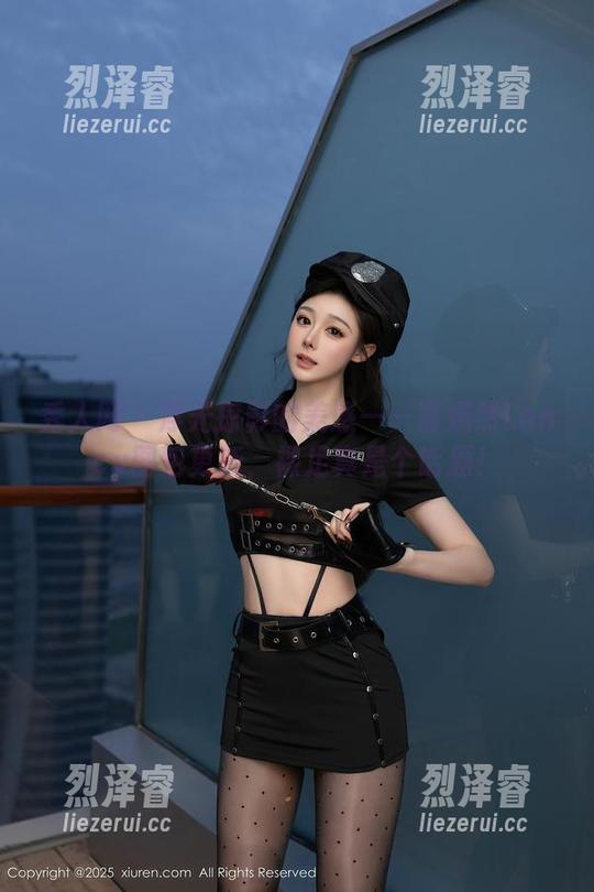 秀人网 - 浮光掠影的美感——慕嫣然Lancy图包更新，裸足真是个话题！