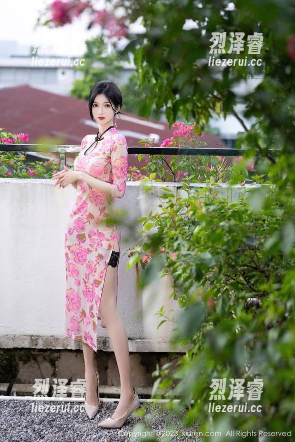 秀人网 - 陆萱萱cecillia丝袜写真：高清呈现，分分钟让人心动