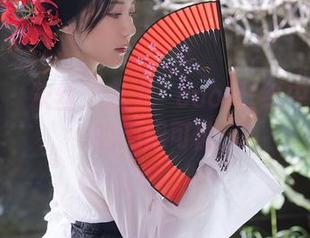 秀人网 – 灰丝：从龙籹cool壁纸中飘出来的无限可能