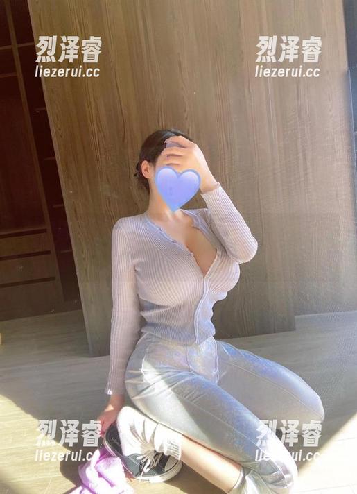 微密圈 - 那些年，我们跟随紫色哒豚豚的白衬衫漫游：写真集回忆