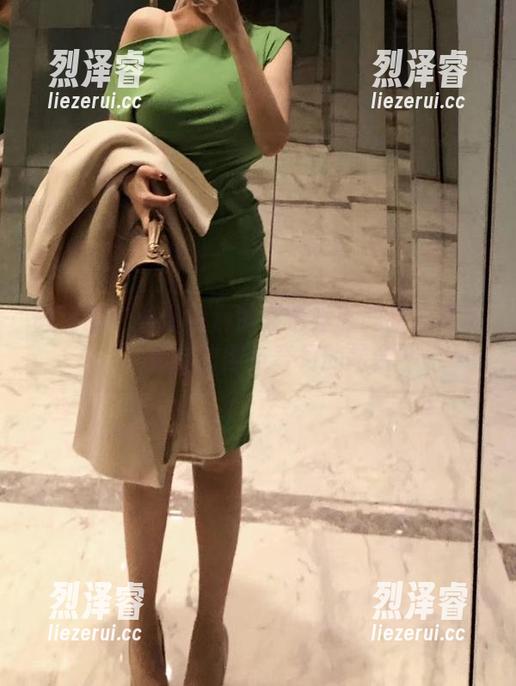微密圈 - 一册免费的紫色哒豚豚甜心写真，瞧，甜蜜与奇幻的结合