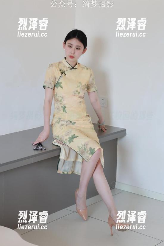 绮梦摄影 - 免费图集：子涵在校园的那些冒险与自在时刻！