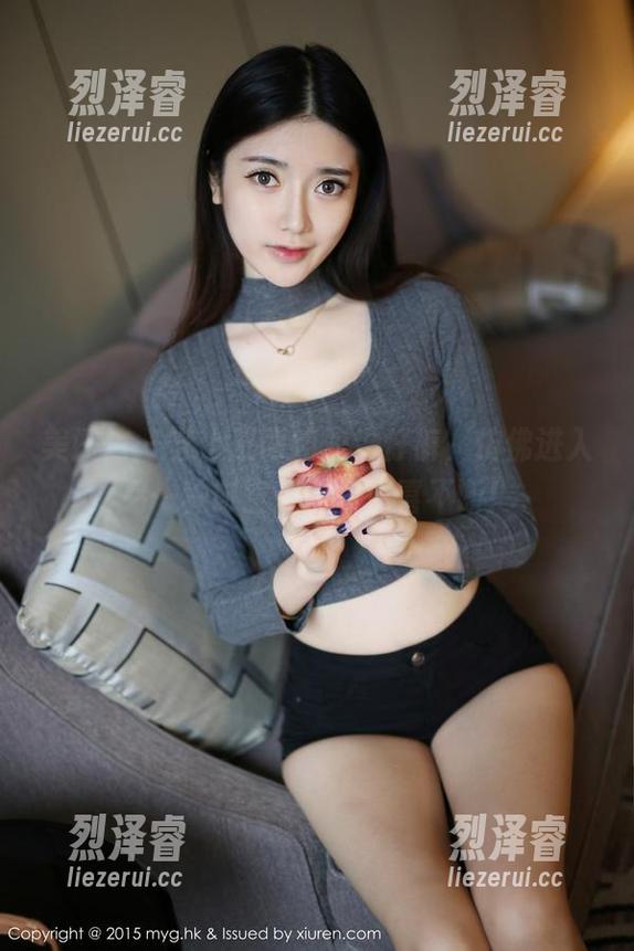 美媛馆-王雨纯 美媛馆 - 穿上王雨纯的牛仔裤,仿佛进入另一种时空:图包惊喜不断!