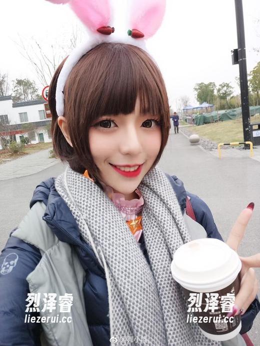 舞小喵泳衣套图：真是没谁了，这美得如梦似幻！