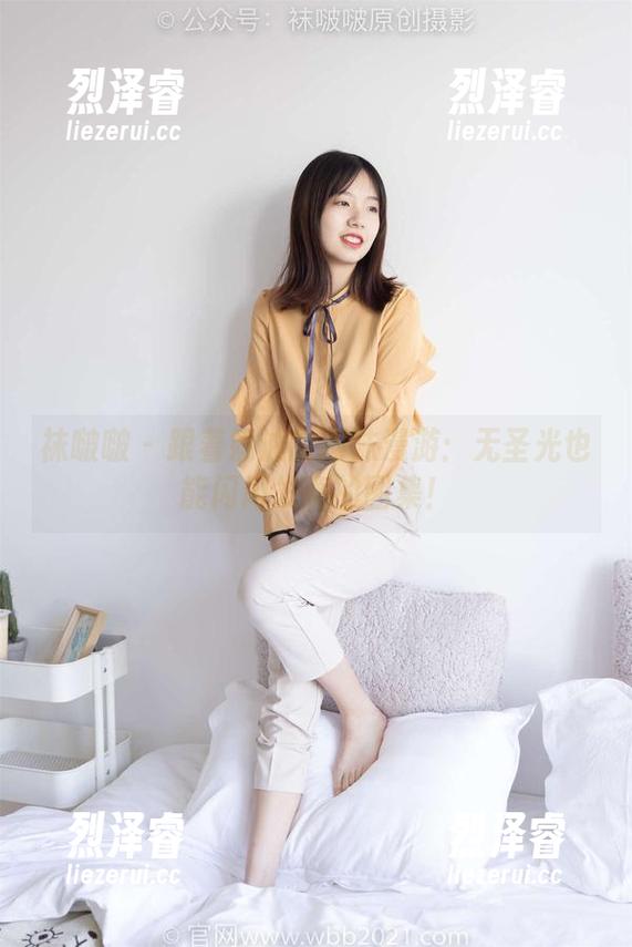 袜啵啵 - 跟着奶油的网袜漫游：无圣光也能闪闪发亮的图集！