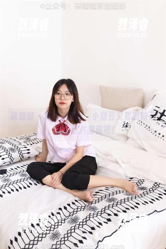 袜啵啵 - 黑丝花絮版，小甜豆又要撒糖了，观看这片甜蜜吧！