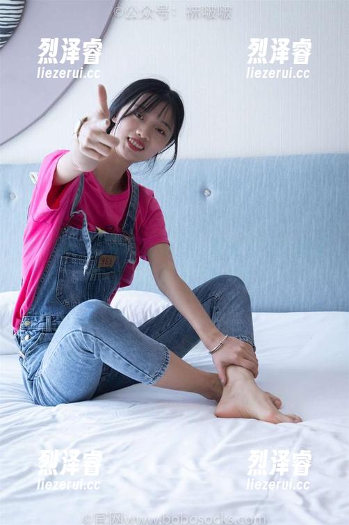 袜啵啵 - 在视觉上享受，甜甜圈女王的写真绝对让你流连忘返！