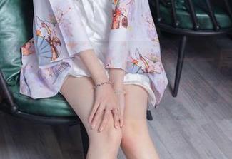 袜啵啵 – 芝士的最新作品集——厚白丝花絮版，简直是某种神秘材料的最佳广告！
