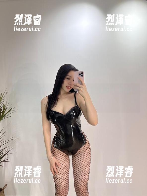 微密圈 - 铁锤姐姐，你就是我的私房图包梦魇，让我难受得不行！