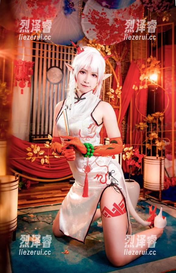 看阮邑Fairy如何把自拍变成令人咋舌的艺术作品套图