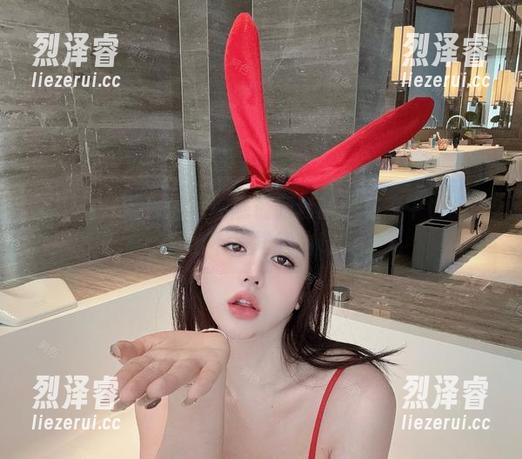 微密圈 - 阿色居家性感最新套图：在家中也能散发出不一样的韵味呀