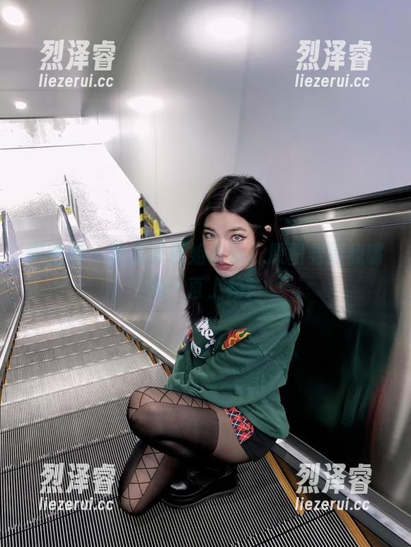 微密圈 - 陈佩奇御姐合集，原图看得我嘴角一直上扬！